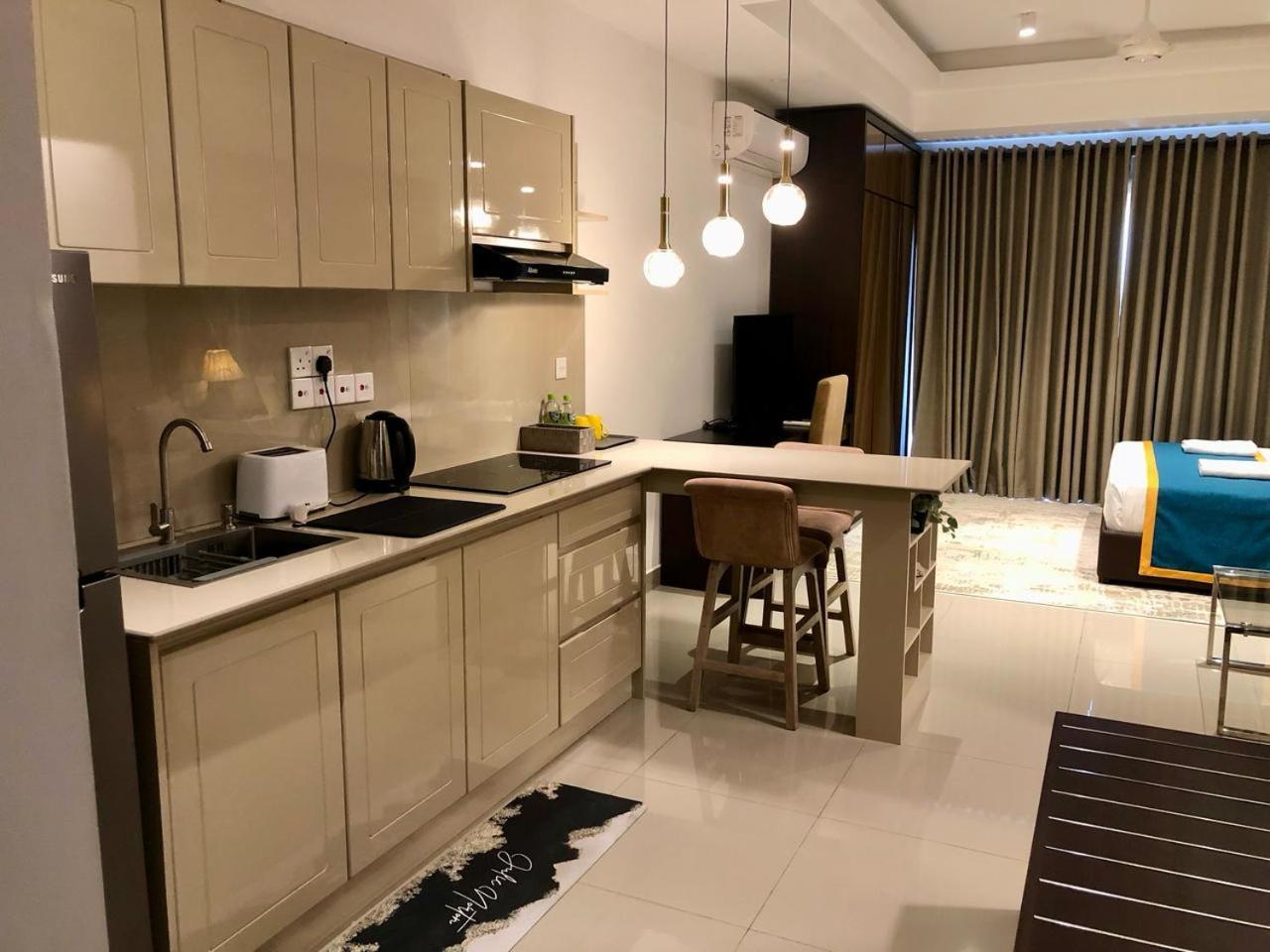 Negombo Ocean Breeze - Bliss On The Beach Luxury Apartments By Serendib Vacation Εξωτερικό φωτογραφία